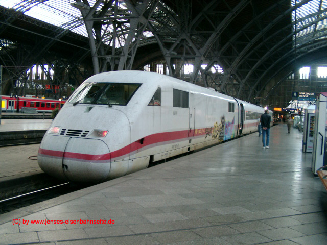 BR 410 im Hauptbahnhof Leipzig