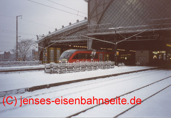 BR 642 in Dresden Neustadt mit Flughafen Aufschrift, als S-Bahn zum Dresdner Flughafen