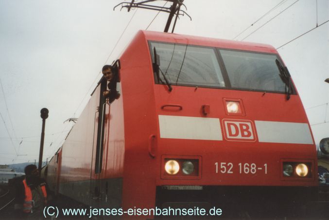 BR 152 in Doppeltraktion in Würzburg